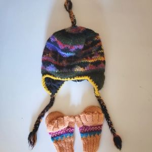 100% Wool Knitted Hat with Knited Finger Gloves